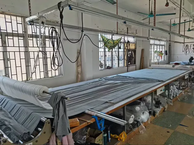 Calças largas casuais femininas com bolsos frontais e traseiros