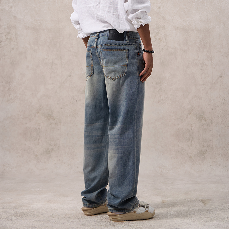 Calças femininas de moda premium em jeans azul desbotado, corte relaxado, para uso diário