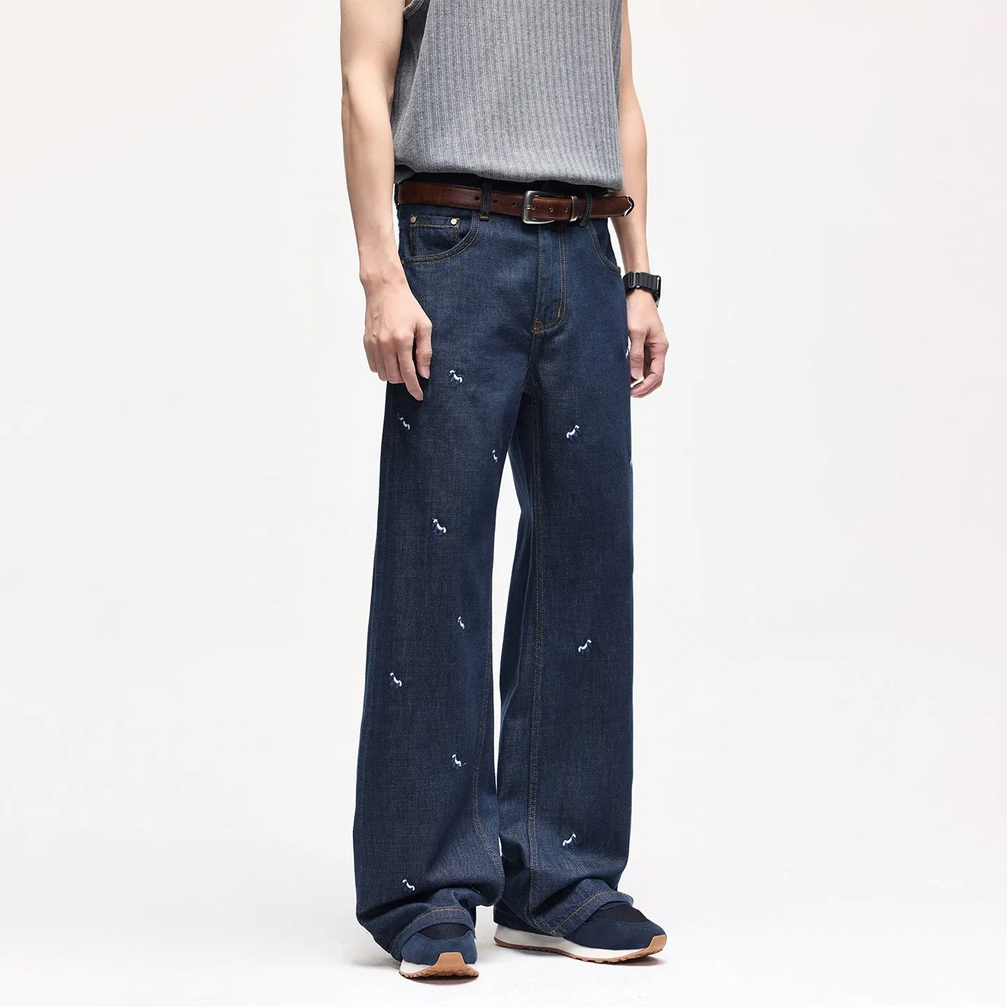 Calça Jeans Masculina Street com Detalhe de Rasgos e Gradiente Fadado Premium