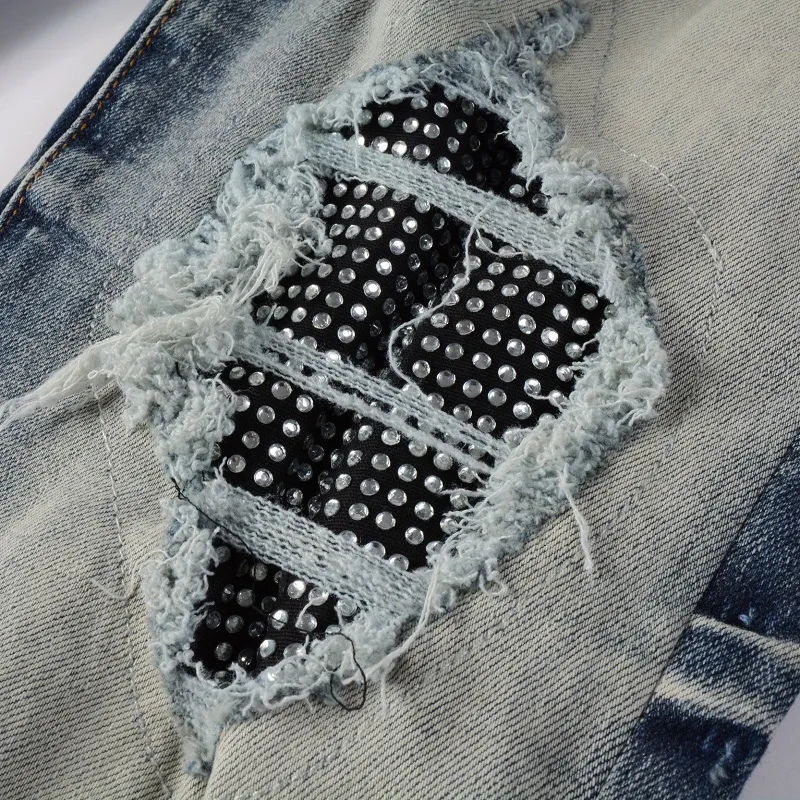 Calças Jeans Slim com Design Novo para Homens, Personalizadas com Logo da Fábrica, Jeans de Denim com Bordado e Efeito Desgastado