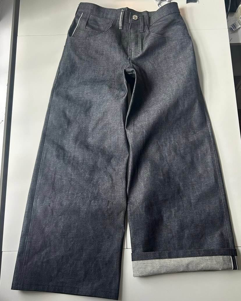 Calças jeans baggy masculinas vintage indigo azul escuro com pernas largas e costura contrastante reta, padrão sólido para o outono
