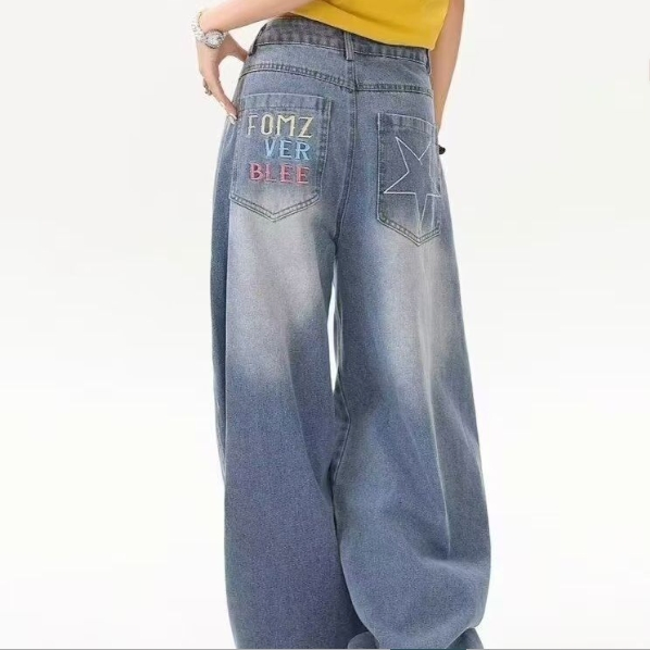 Calças de Denim para Mulheres com Bordado Estrela Americana, Novo Design de Verão, Ajuste Solto, Slim, Denim Lavado, Pernas Largas em Forma de Faca Curvada