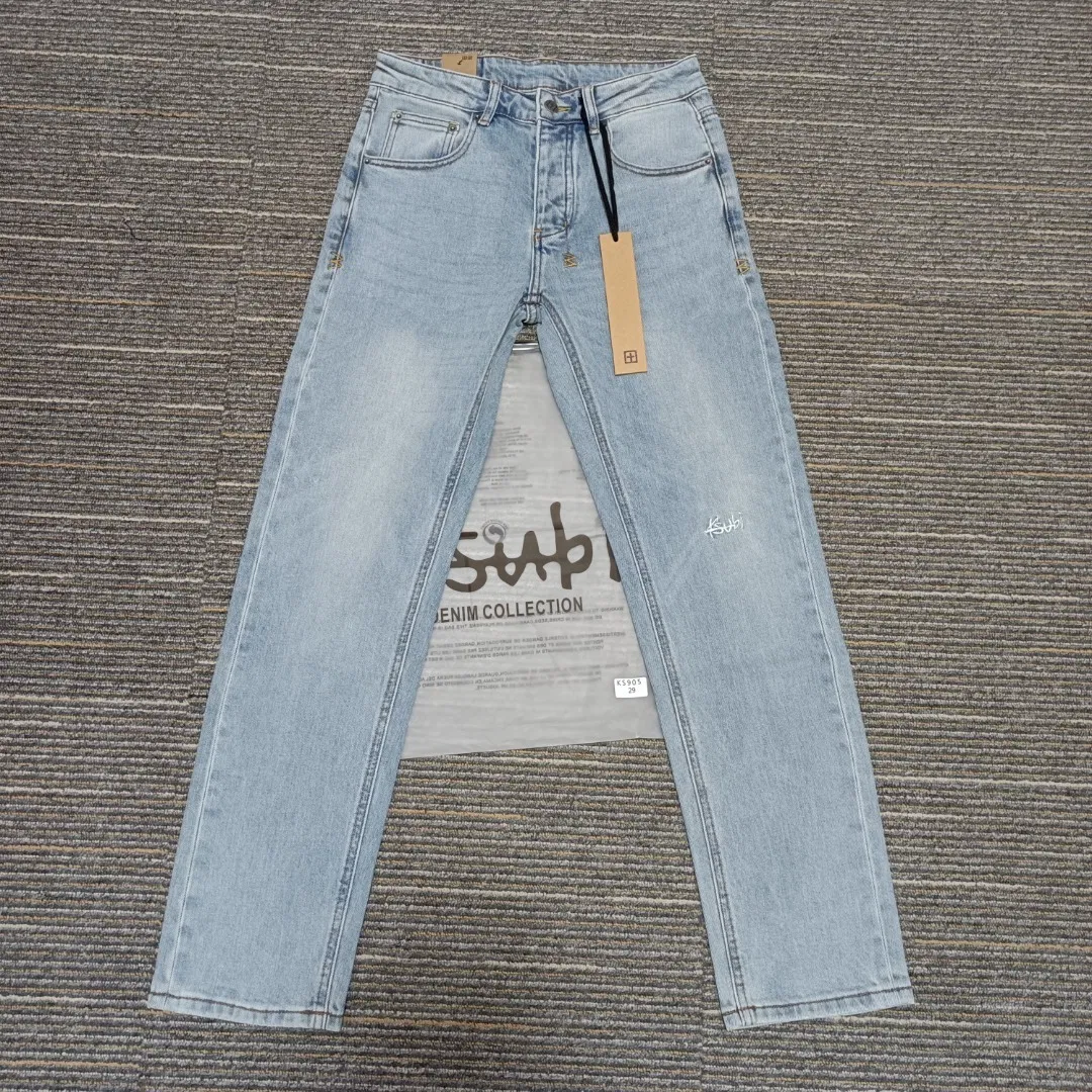 Detalhe traseiro do jeans