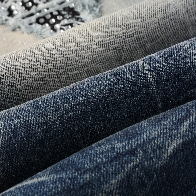 Calças Jeans Slim com Design Novo para Homens, Personalizadas com Logo da Fábrica, Jeans de Denim com Bordado e Efeito Desgastado