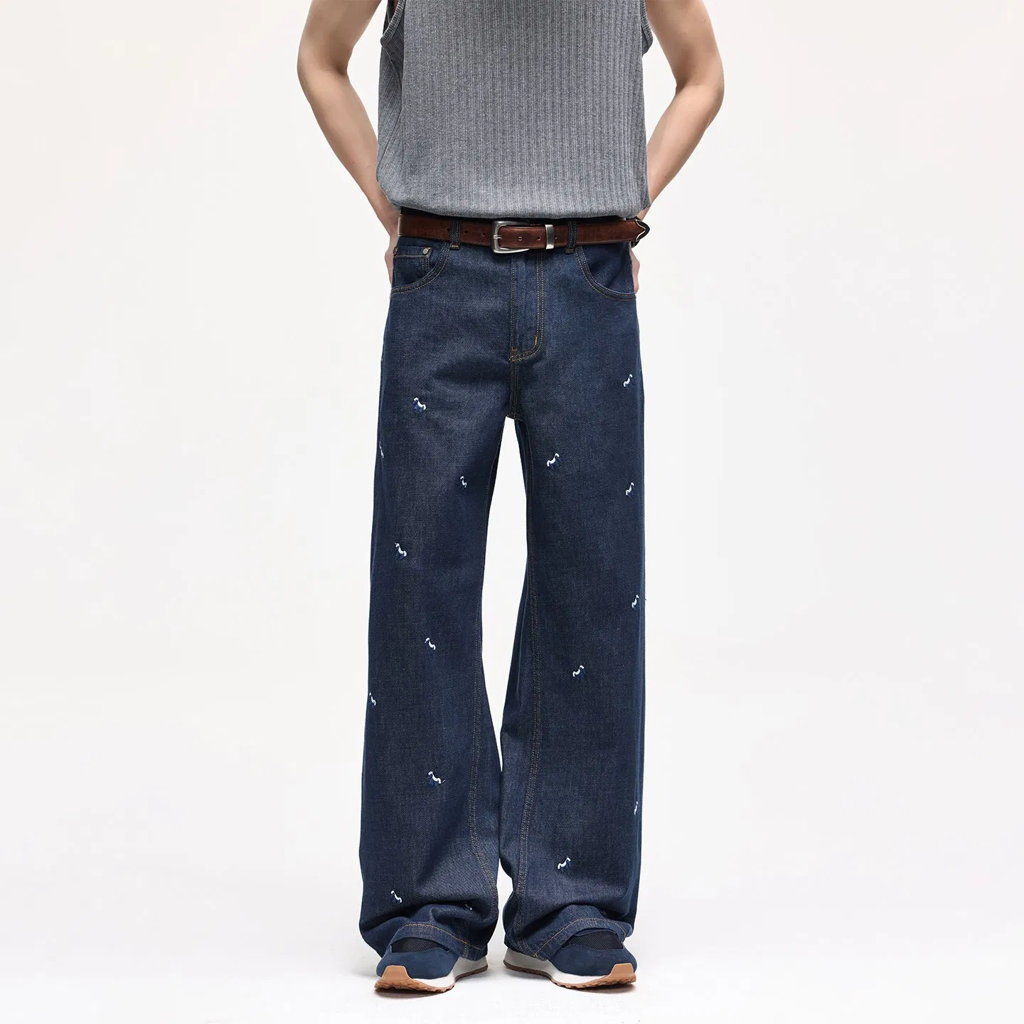 Calça Jeans Masculina Street com Detalhe de Rasgos e Gradiente Fadado Premium