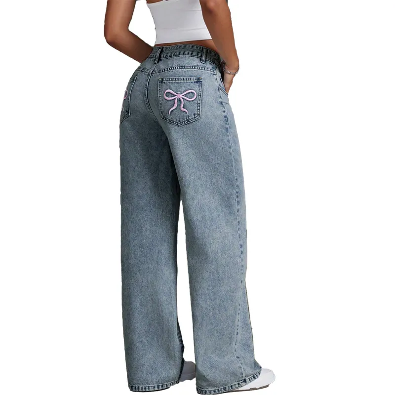 Jeans largos femininos soltos com um corte reto ajustado