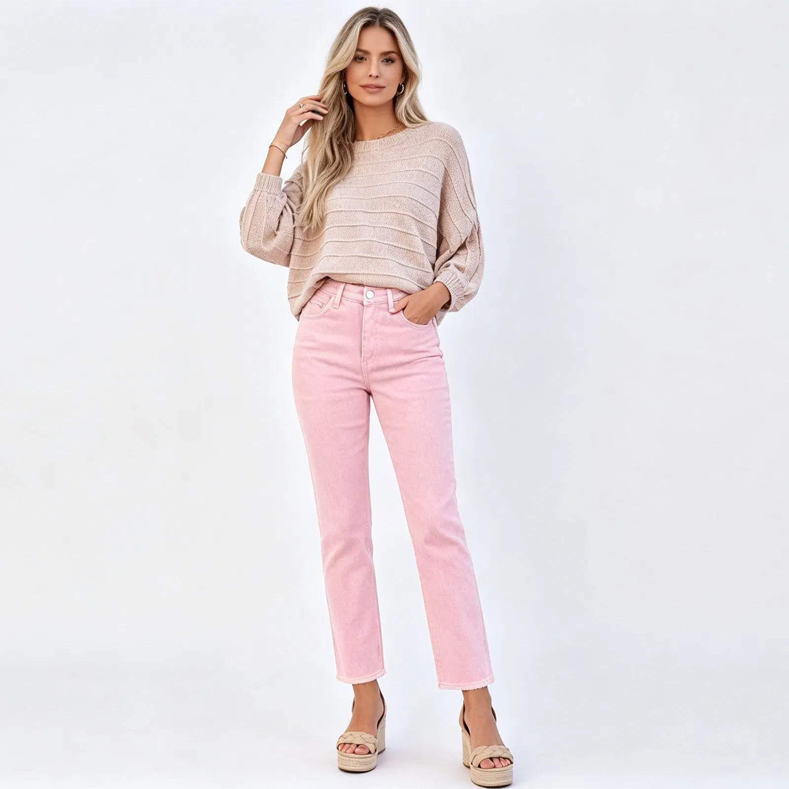 Calças de jeans cropped de cintura média para mulheres, com barra desfiada e pernas retas em denim stretch