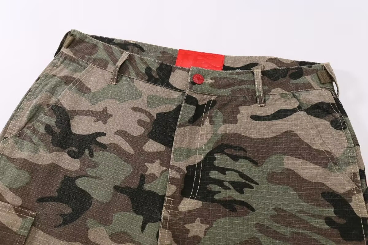 Calças Jeans Camo Vermelho Hellstar, Corte Relaxado, Tecido Durável, Estilo Streetwear