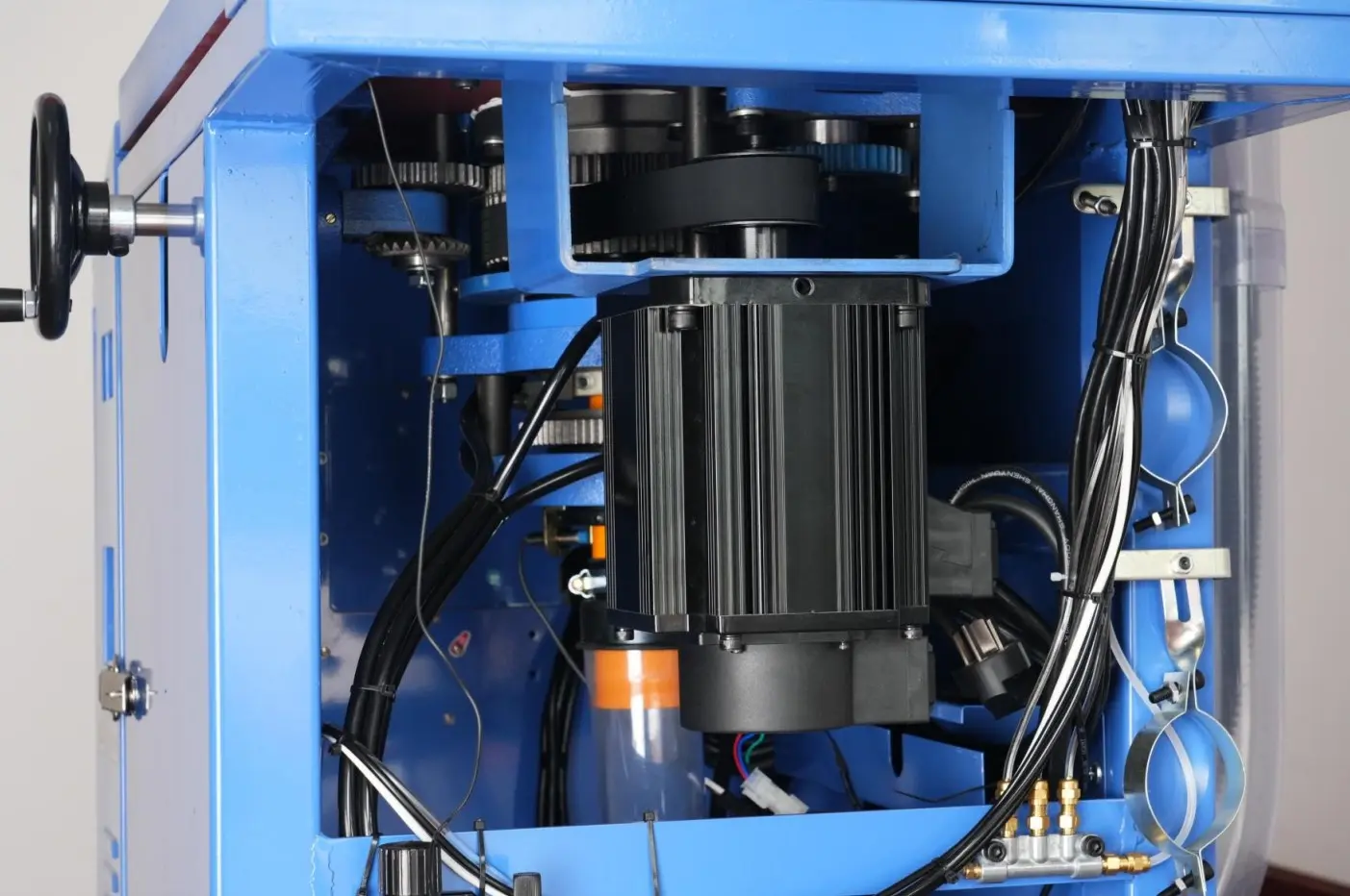 Servo motor