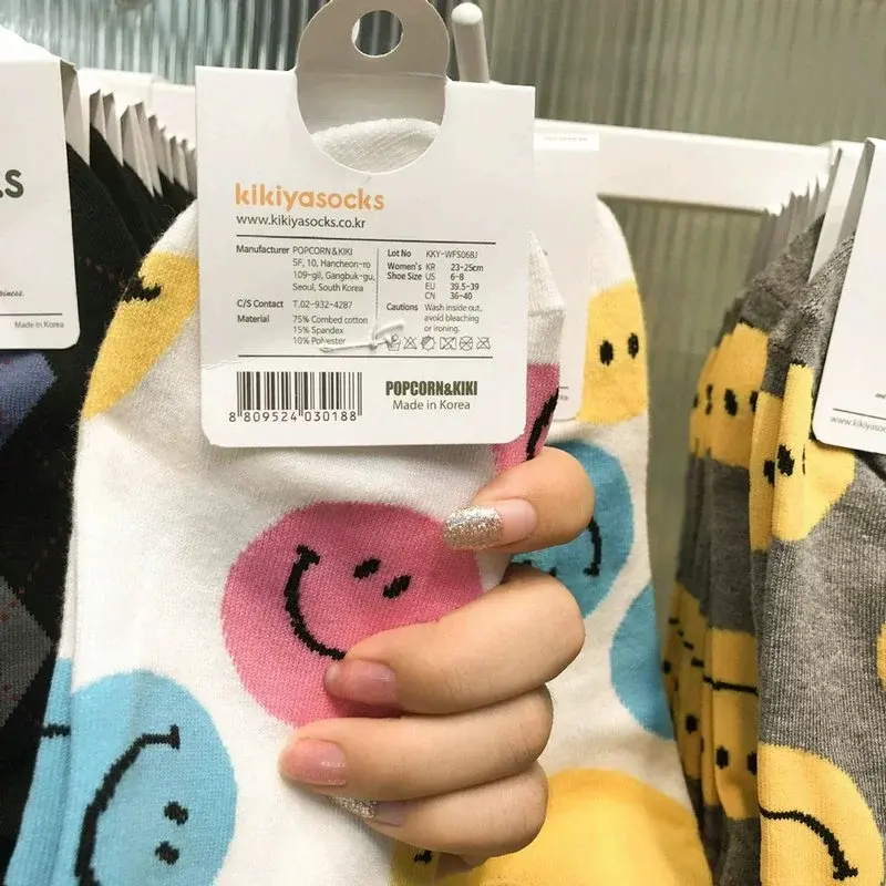 Socks tagging machine side