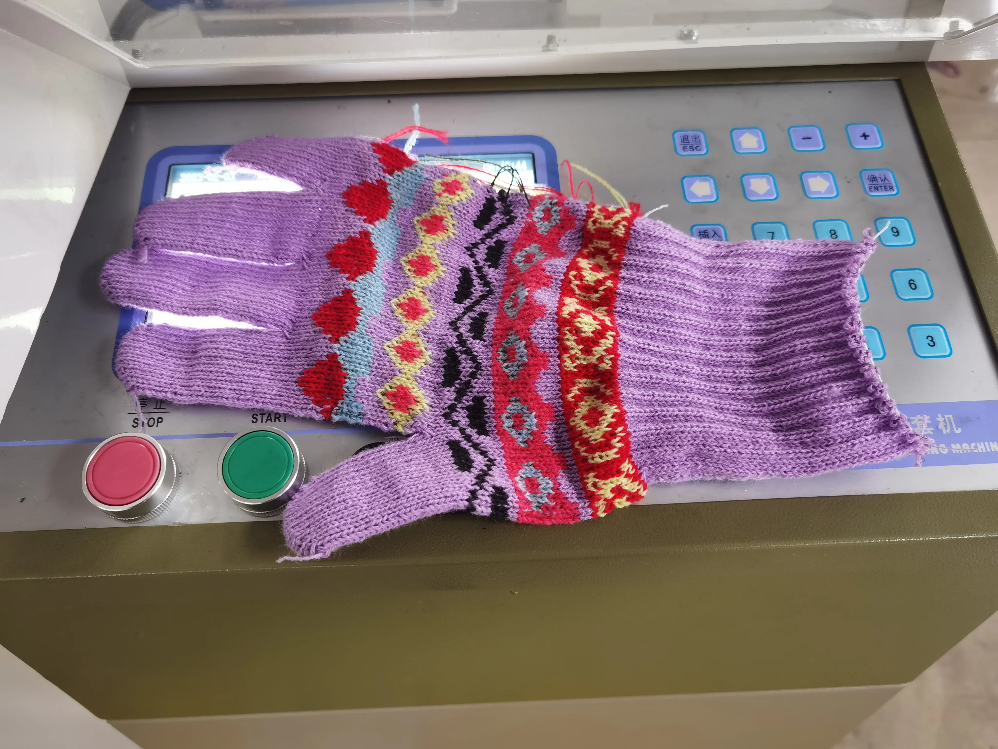 CE Certification Automatic Jacquard Glove Making Machine Winter Hand Gloves Manufacturing Machine Manufacturer, Factory