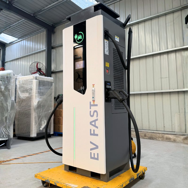 مزود بيد 1000V Level3 80kw 100kw شاحنة ثقيلة مركبة كهربائية شاحن سريع مباشر للسيارات الكهربائية مزود بمسدسين
