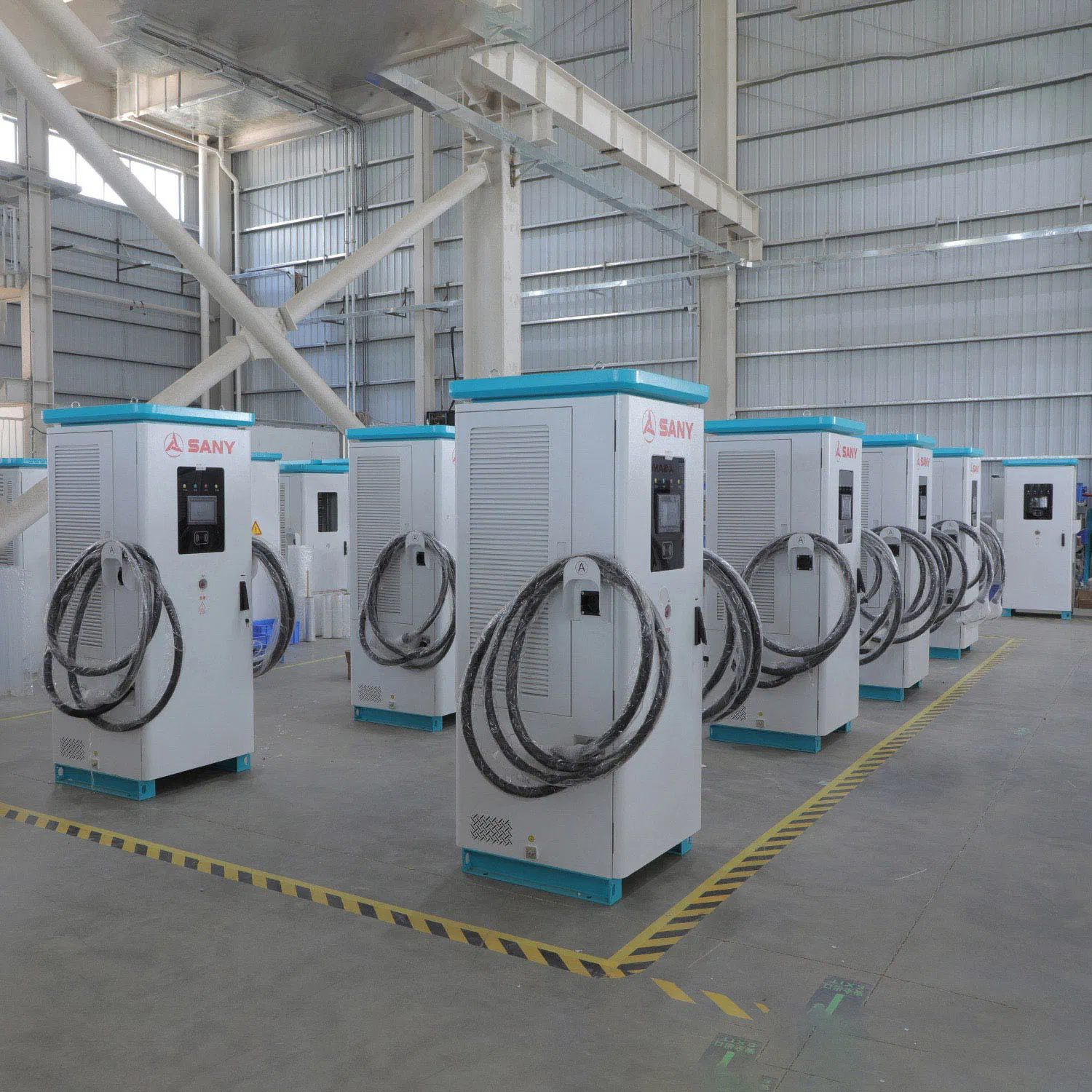 محطة شحن سريع للسيارات الكهربائية 60kw /120kw/180kw CCS2+Gbt