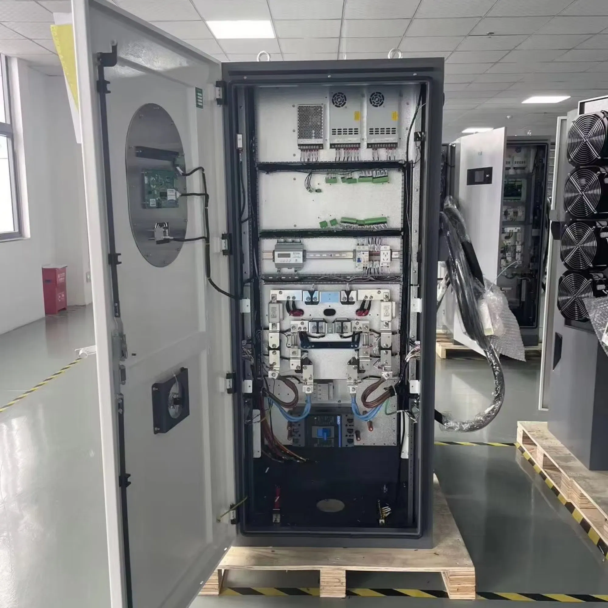 محطة شحن سريعة متعددة الطاقة 20kw-360kw للاستخدام التجاري والطرق السريعة لمحطة شحن السيارات الكهربائية