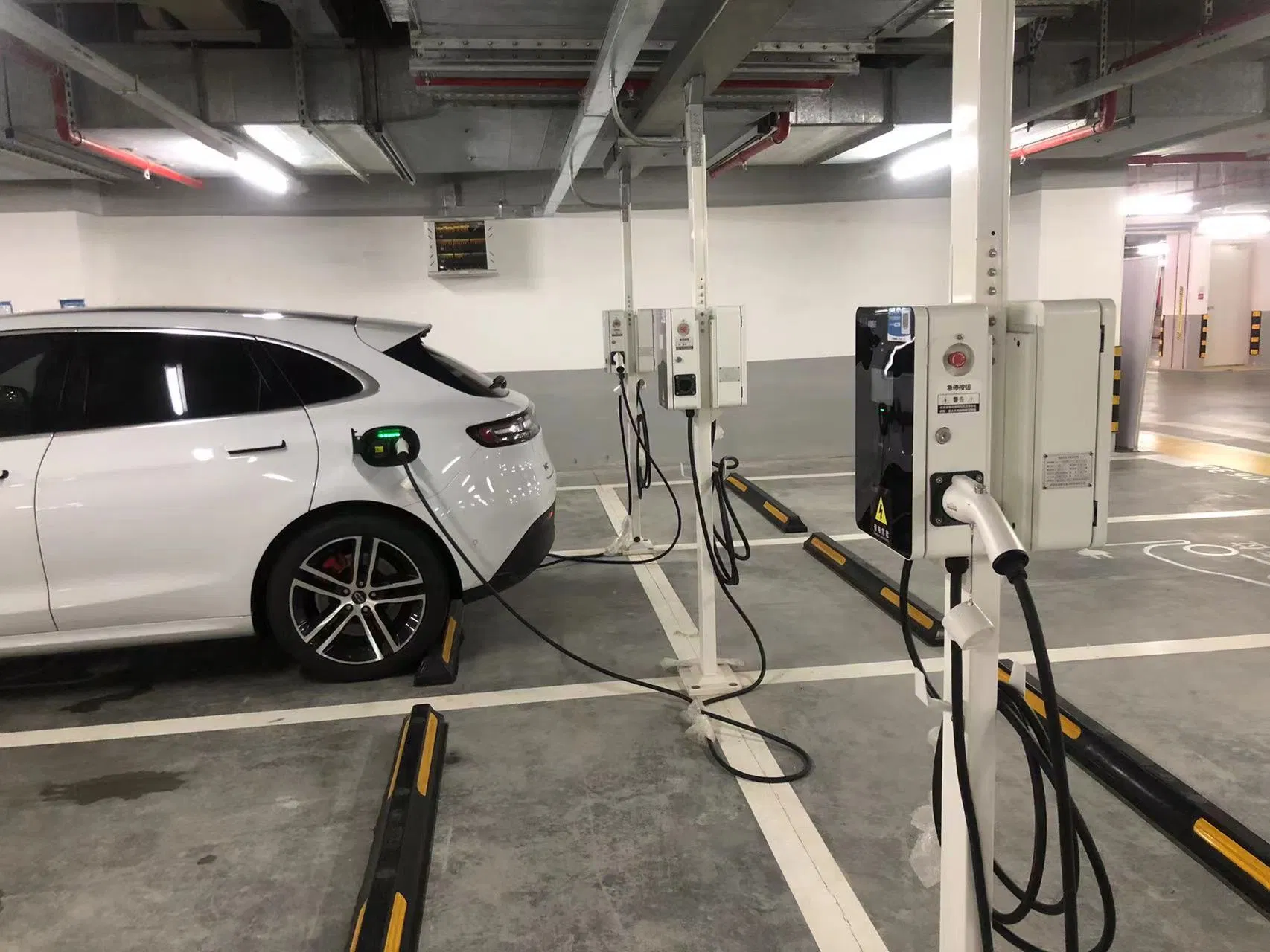 شركة CCS2 Ocpp1.6 2.0 60kw/120kw/160kw/180kw/240kw/360kw/400kw محطة شحن سريع للسيارات الكهربائية الحافلات الشاحنات التاكسي شاحن السيارات الكهربائية
