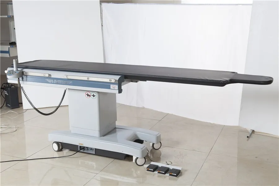 طاولة تشغيل تصوير الأشعة السينية المتوافقة مع جهاز C-Arm