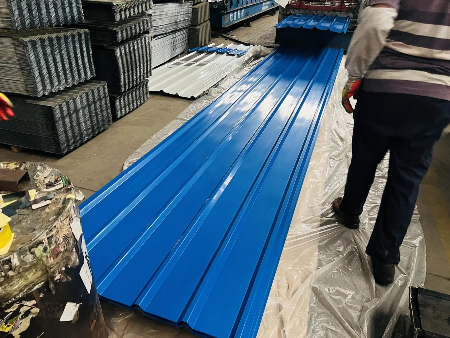 Wholesale Color Coated Galvanized Corrugated Board Inexpensive Corrugated Pre-Coated Galvanized Steel Sheet