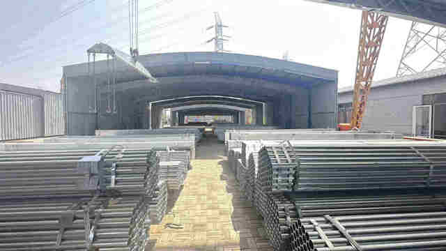 Aluminum profiles and extruded aluminum materials for construction and industrial manufacturing