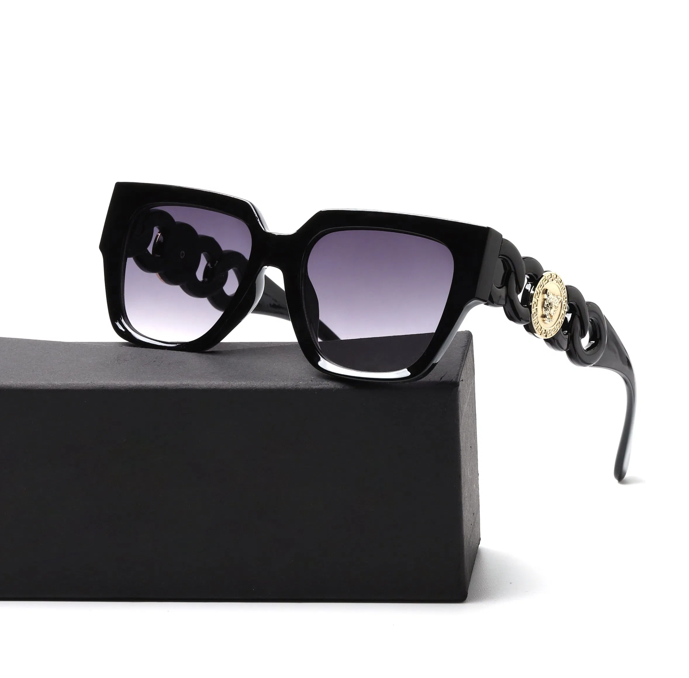 Custom Wholesale Fashion Square Sunglasses Women Provide OEM Service Polarized Replicas Sunglasses