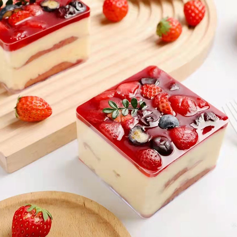 Wholesale Transparent Tiramisu Dessert Box Square Clear PS Plastic Cake Packaging Container Pastry Packaging Box with Lid