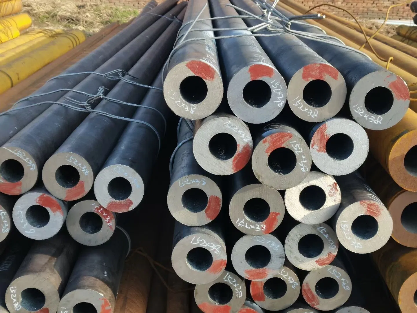 Reliable Supplier Carbon Steel CS Smls Petroleum Liquid Tube Customized Alloy Seamless Steel Pipe