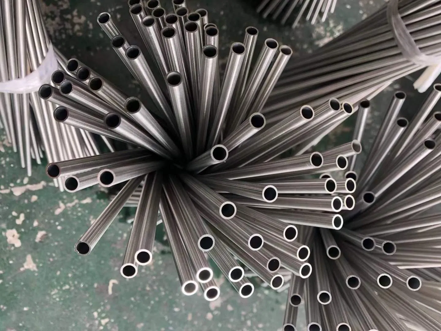 Small Diameter Stainless Steel Pipe by 316L, 316, 304L