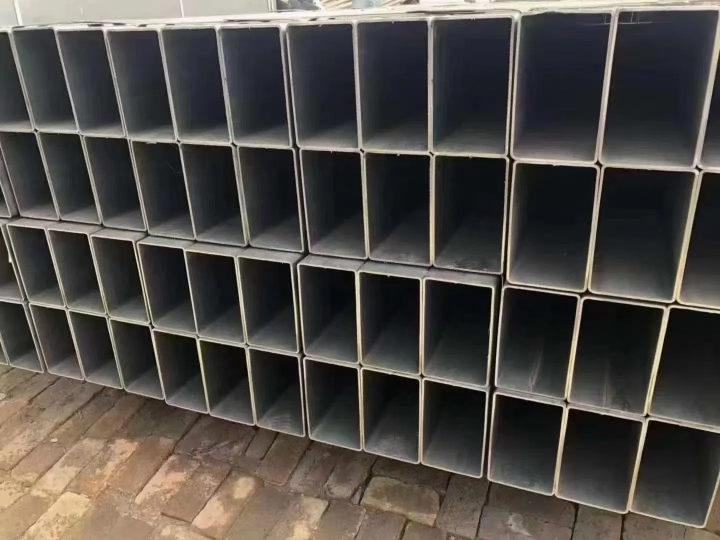 Premium Quality Seamless Carbon Steel Pipes and Tubes