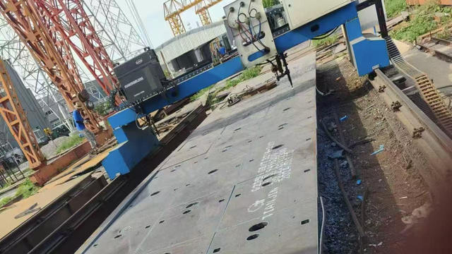 Hot-dip galvanized steel products and coils for construction and infrastructure projects