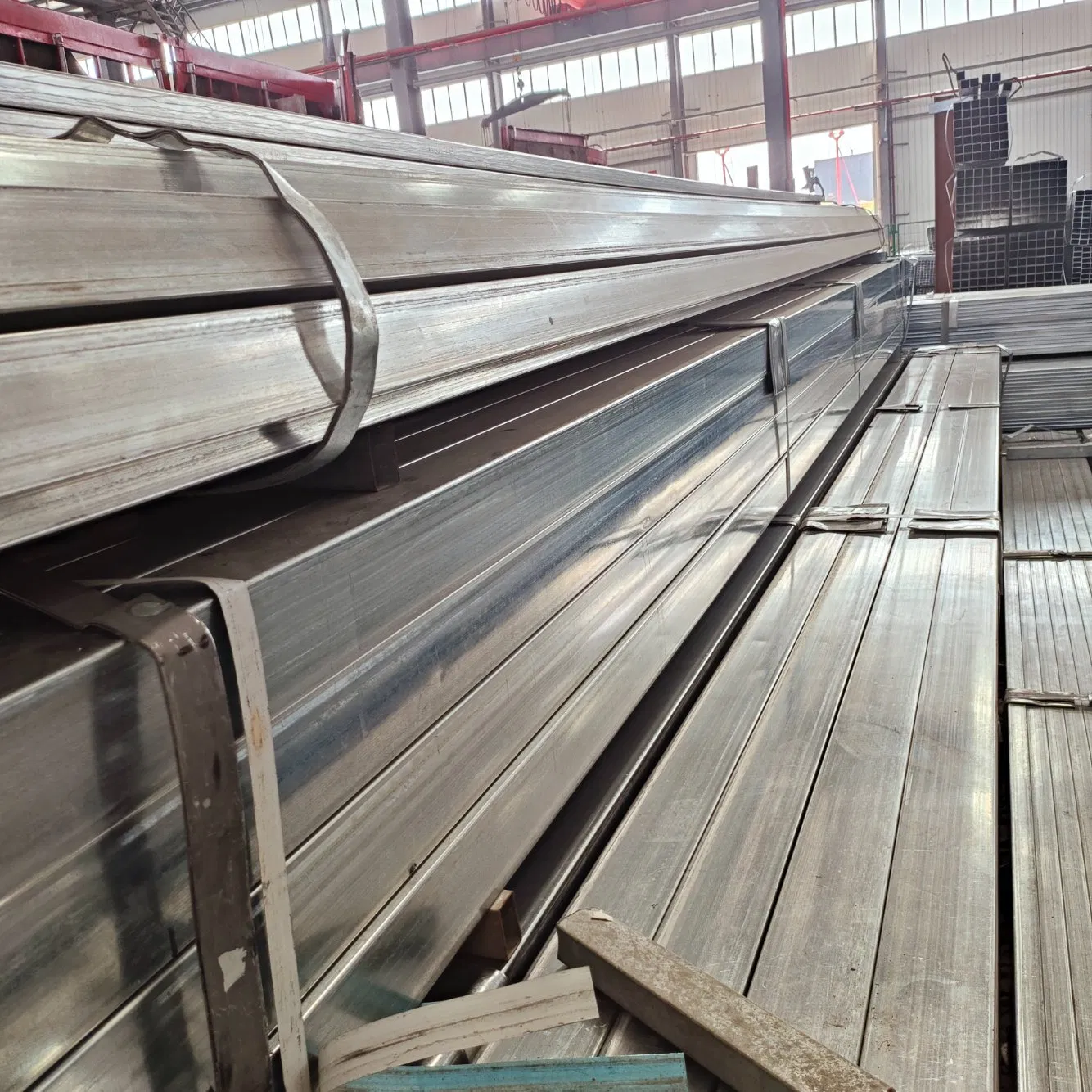 5 mm Wall Thickness Hot DIP Galvanized Square Steel Pipe Profile for Creating Frames and Supports for Machinery and Equipment