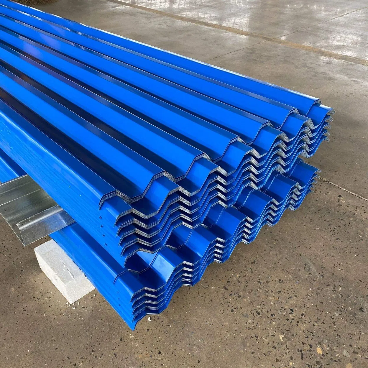 Ral6005 Color Pre-Coated Iron Plate Corrugated Galvanized Steel PPGI Roofing Sheet