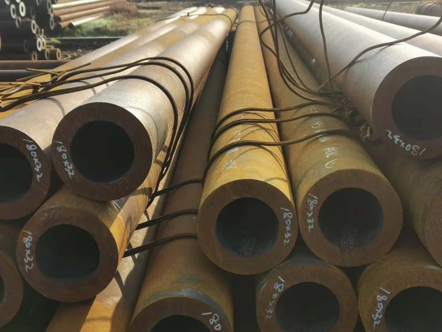 Reliable Supplier Carbon Steel CS Smls Petroleum Liquid Tube Customized Alloy Seamless Steel Pipe