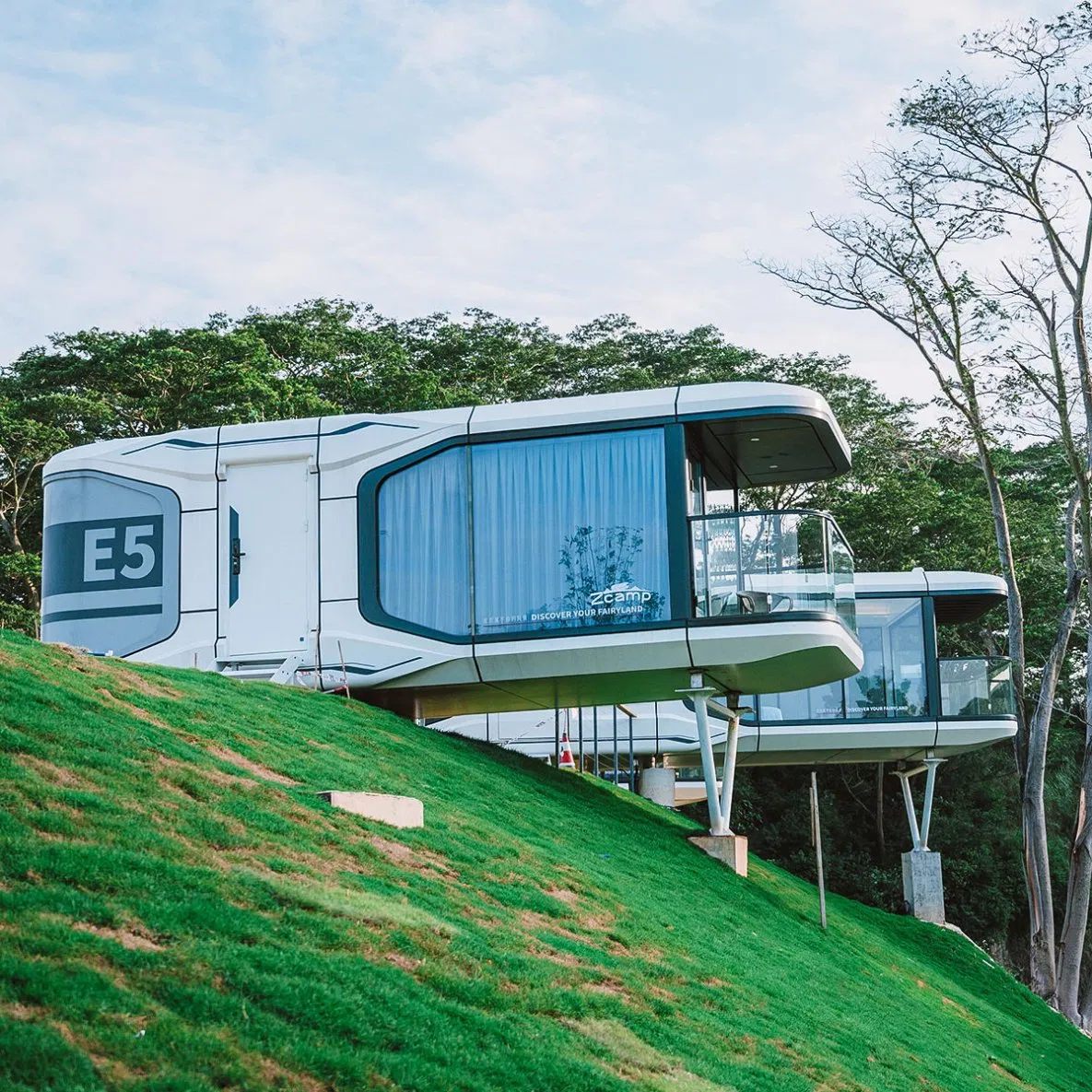 Elderly Friendly Space Capsule with Ergonomic Support Features for Accessible Capsule Hotel or Senior Living Capsule House