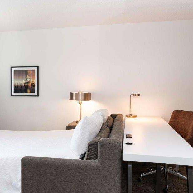 Walnut Finish Custom-Made Bedroom Furniture Sets Top-Tier Contract Solutions