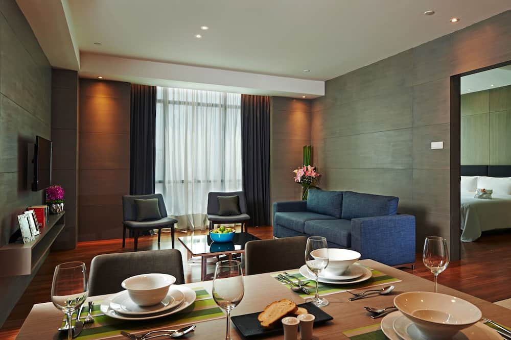 Contract Custom Made Luxury Modern 5 Star Bedroom Furniture Hilton Project Hotel Room Furniture Set Manufacturer