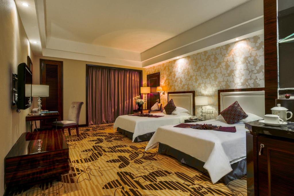 Luxury European Style Hotel Contract Furniture Custom Eco-Friendly Solid Wood Hotel Double Bed Room Furniture for Hotel