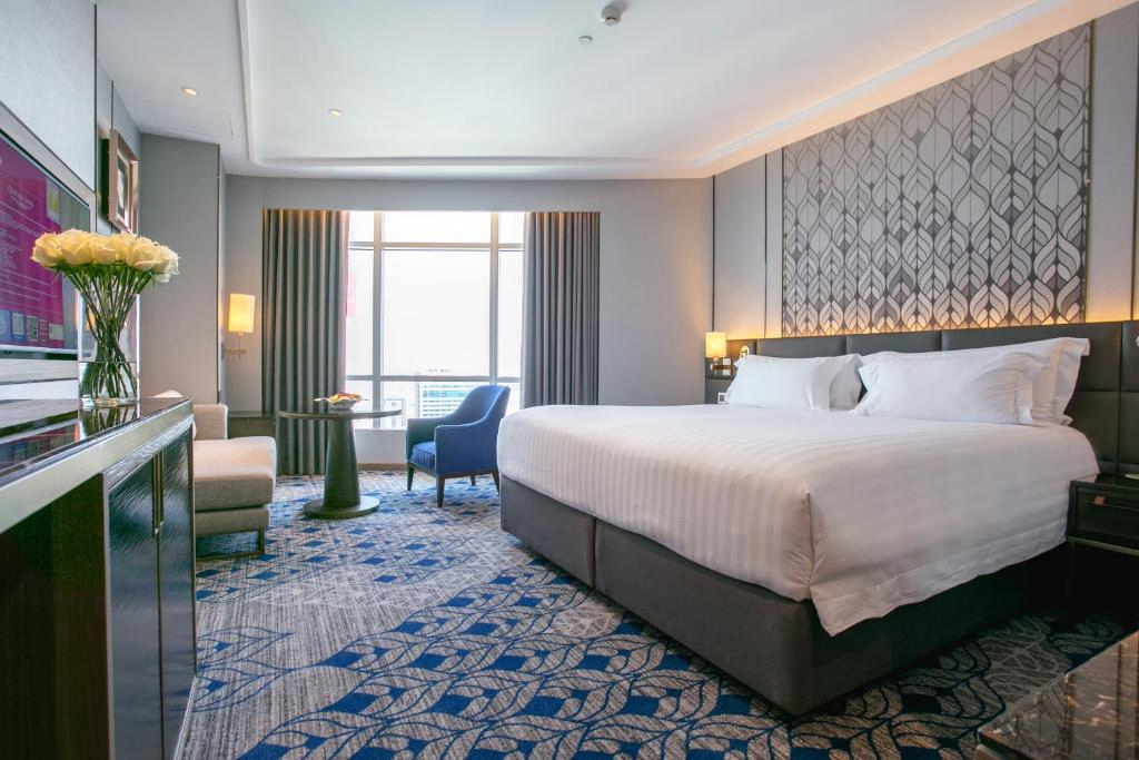 China Contract Furniture Manufacturer Custom Luxury King Size Leather Bed Bedroom Set Hotel Furniture