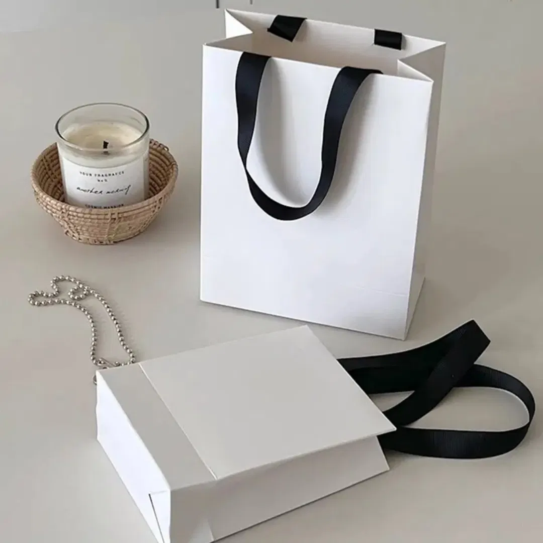 Premium White Glossy Paper Bags Luxury Retail Packaging for Jewelry Cosmetics