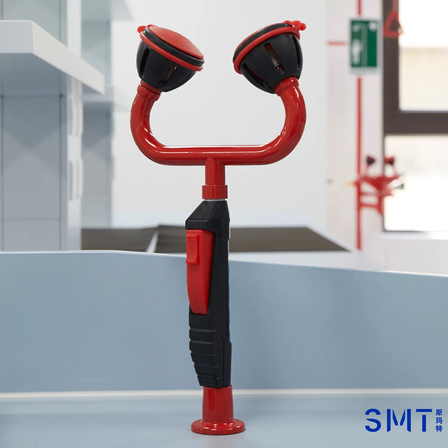 Versatile Eyewash System with Dual Mouth Solutions From SMT Brand