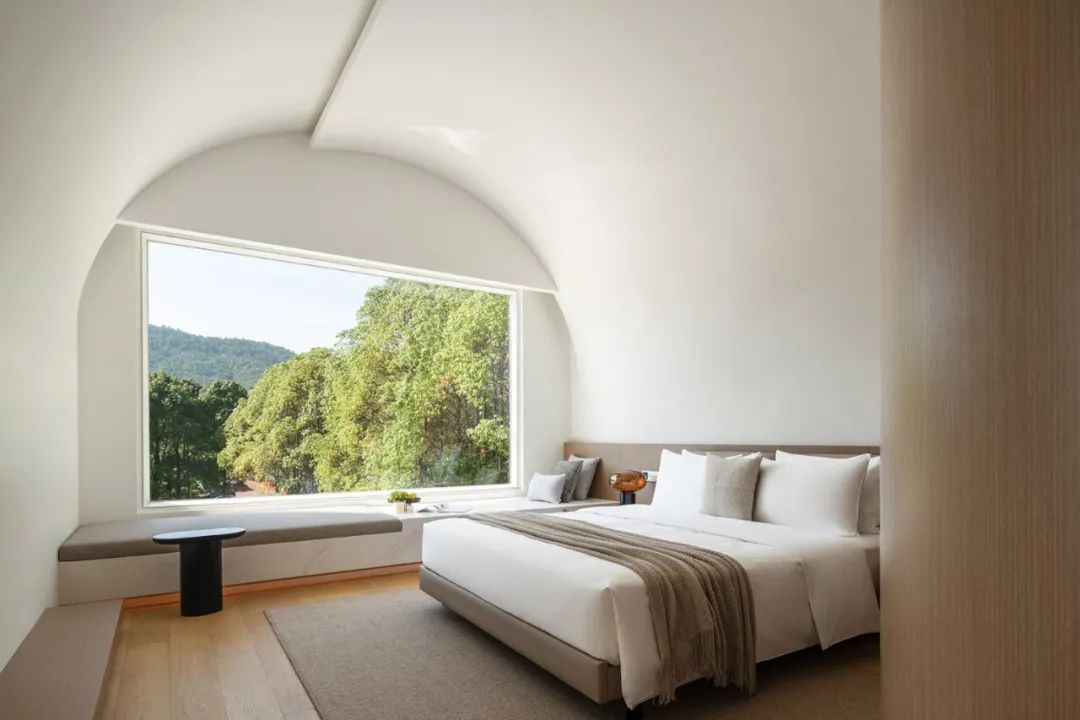 Modern Design Customized Hotel Bedroom Furniture Sets 4-5 Star Hotel Resort Villa Furnitures Contract Furniture