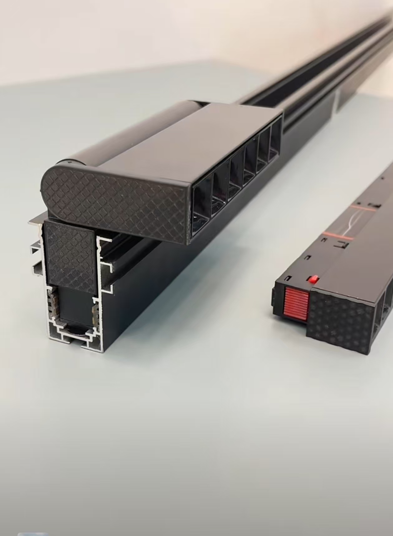 Smart Magnetic Track Light View 5