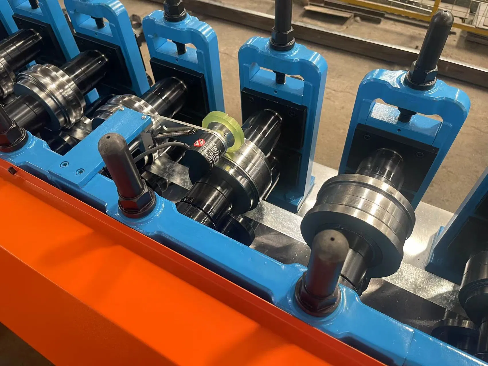 High Speed Curtain Runner Profile Roll Forming Machine