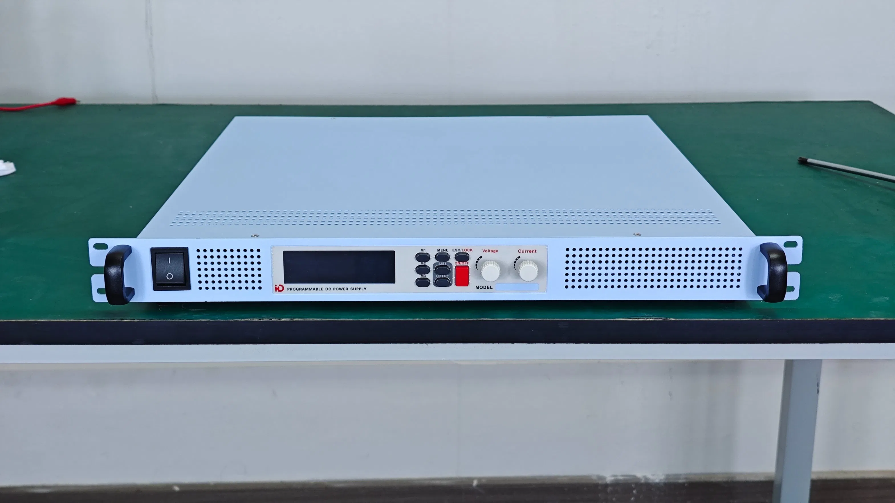 Compact Rack-Mount Programmable DC Power Supply with 5-Digit LCD Display