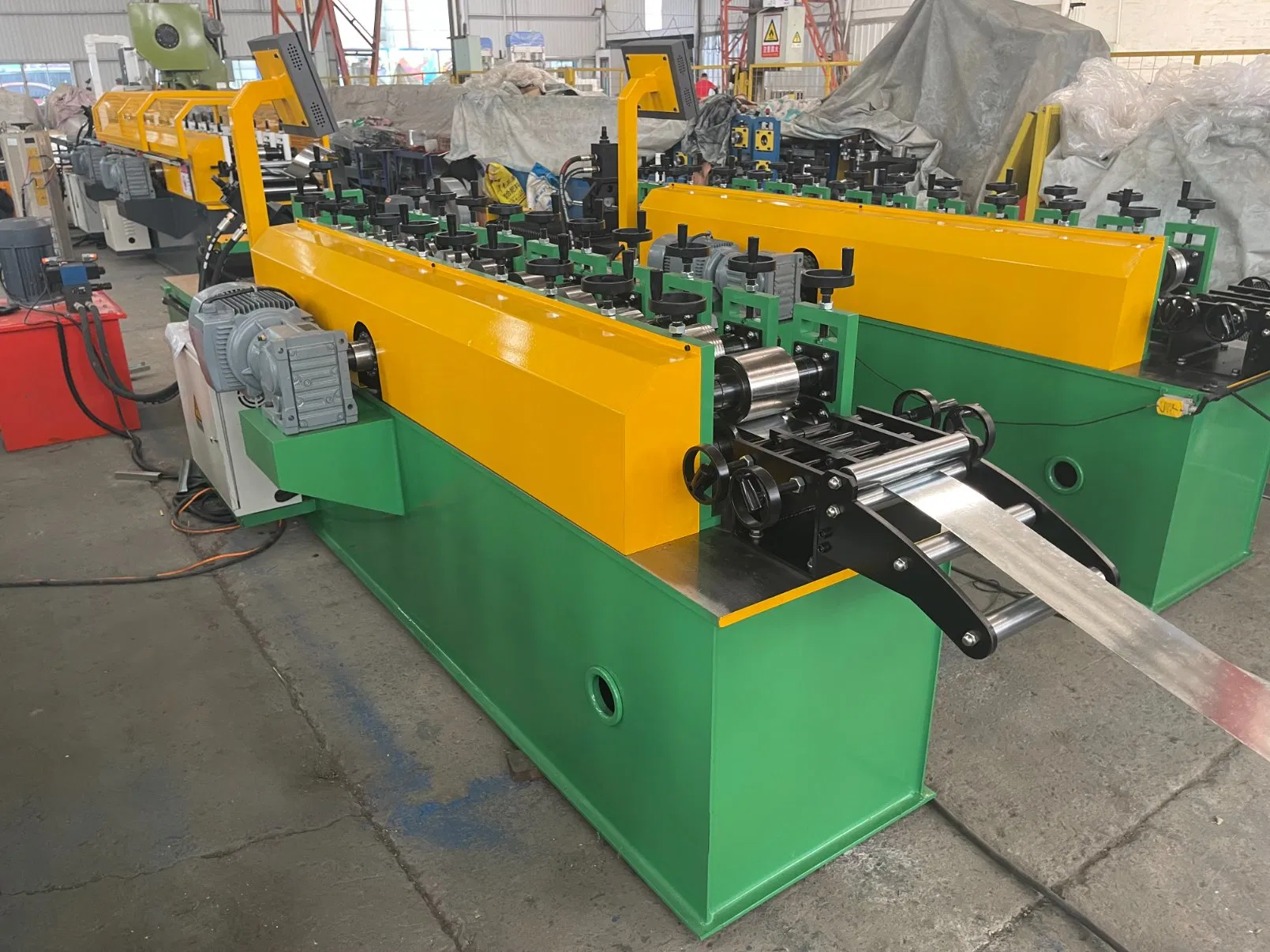 Roll Forming Machine for The Production of Ud CD Uw Cw Profile