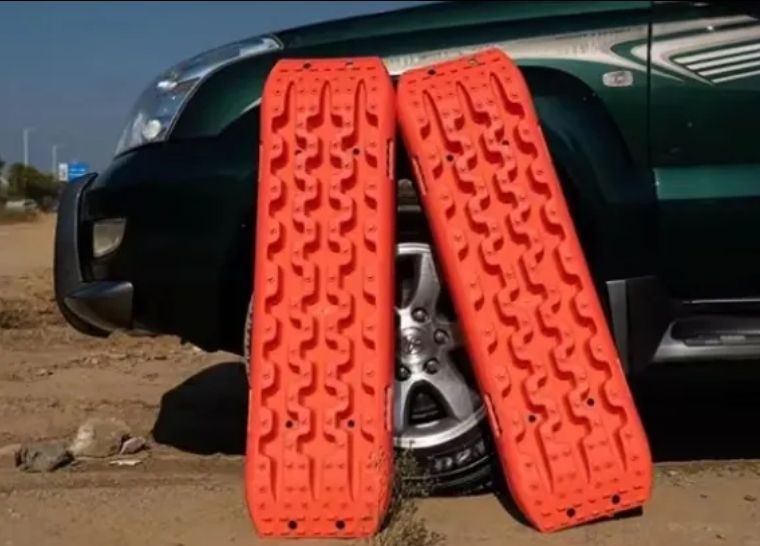 Car Vehicle Wheel Escape Tire Traction Boards off Road Rescue Recovery Tracks