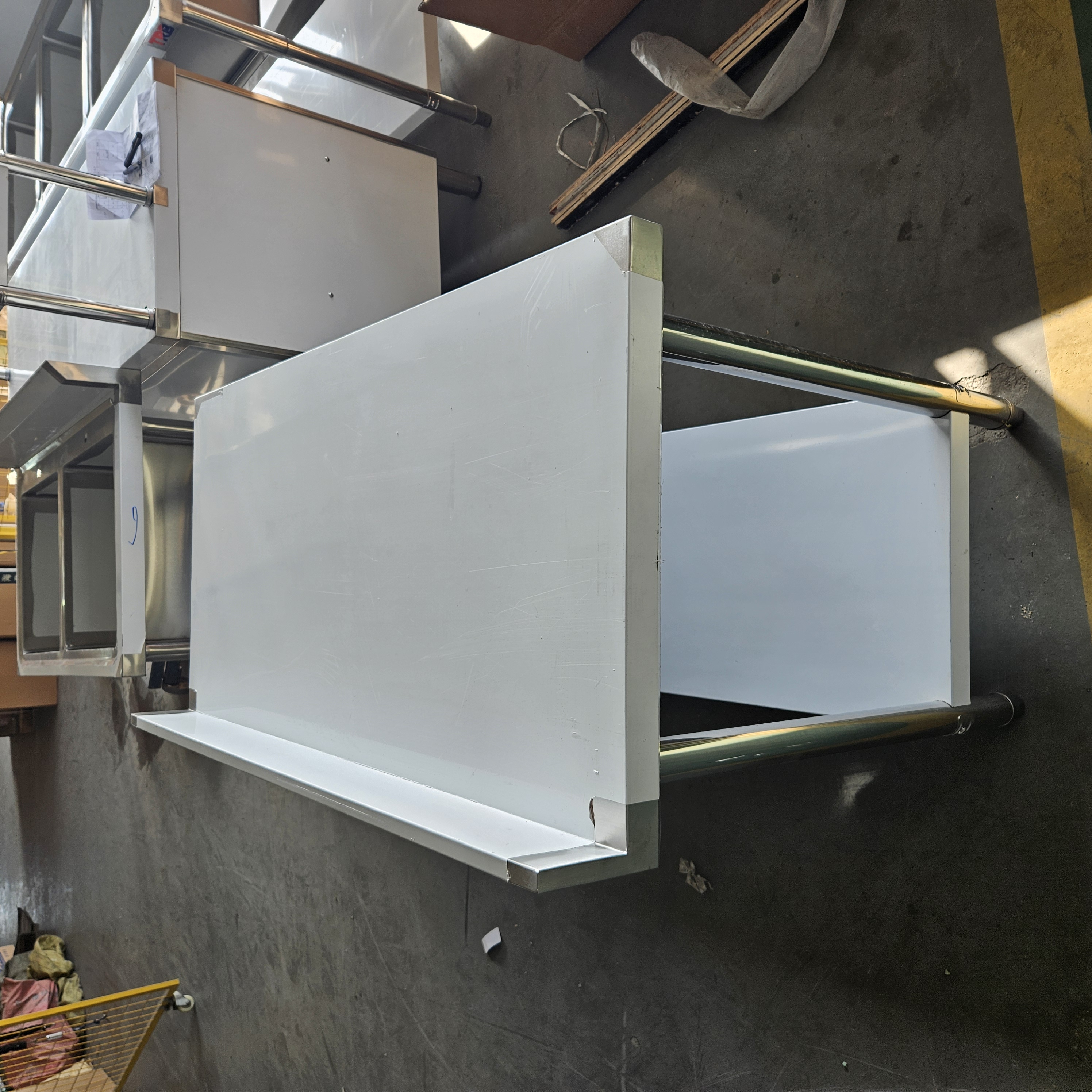 Commercial Kitchen Stainless Steel Worktop Splashback Durable Workstation CE/NSF Certified 800kg/m Load Capacity 5-Year