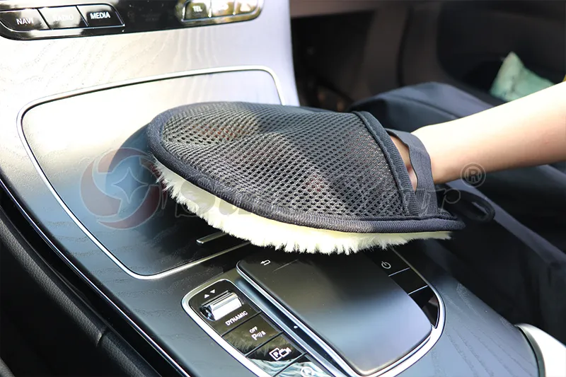 Car Wash Glove Detail 3