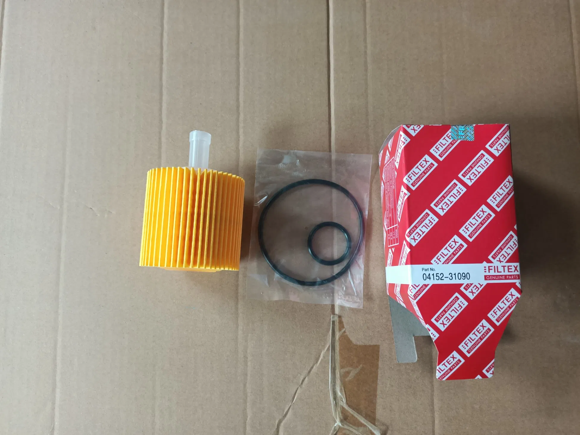 Oil Filter for Toyota Avalon Camry Highlander RAV4 Sienna Tacoma Venza Lexus 04152-Yzza1 04152-31090 Car Styling Accessories