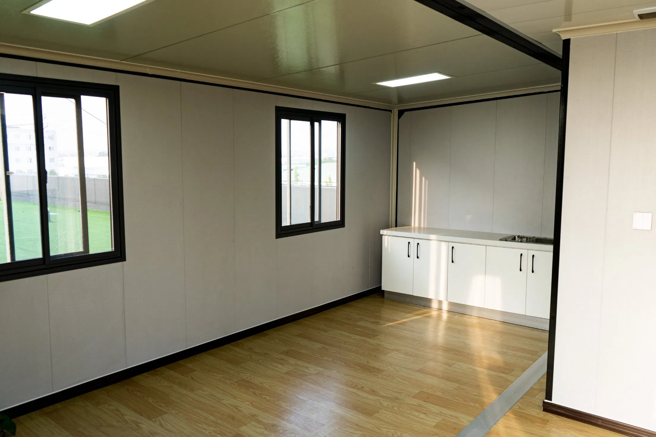 Waterproof Fireproof Capsule Prefabricated Modular Emergency Shelter House