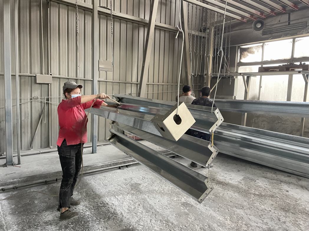 Step 4: Preliminary anti-rust painting application