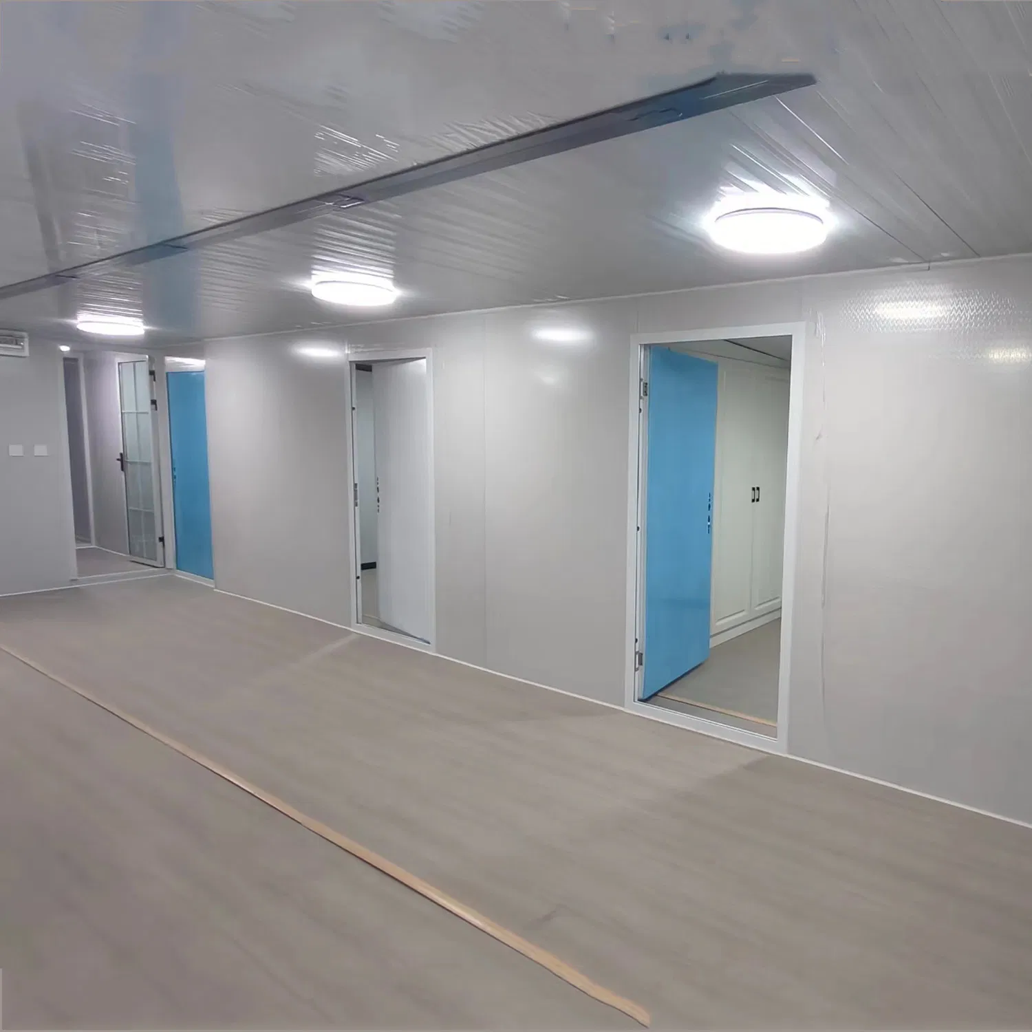 Prefabricated Family High-Quality Residential Buildingsglass Flat Packaging Container Houses, Using Steel Structural Materials High Prefabricated House